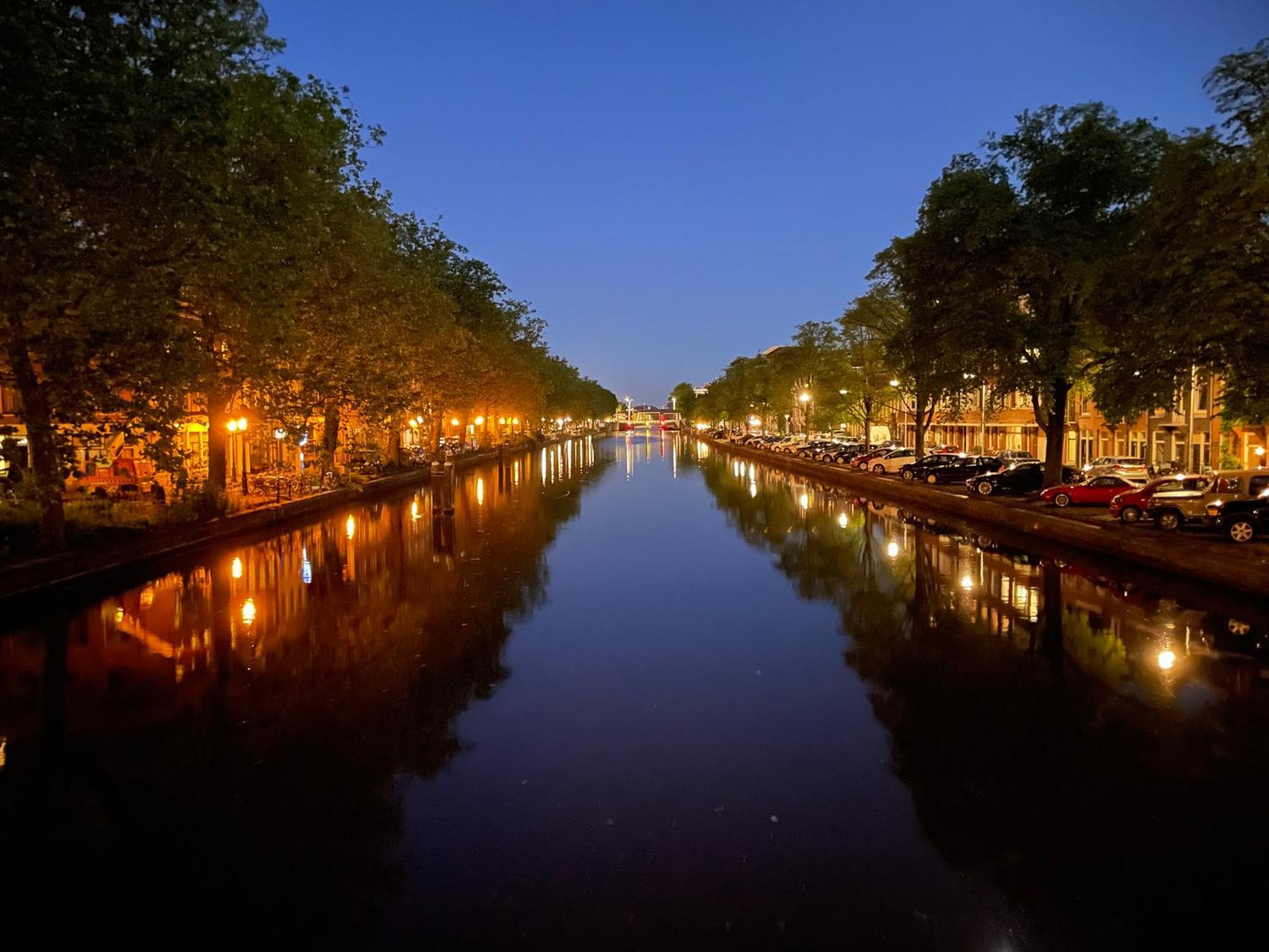 Canal View Stay Amsterdam Exterior photo